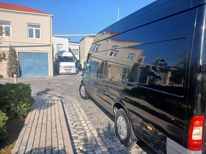 Ford Transit-10
