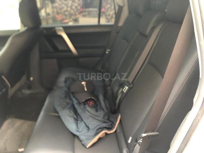 Toyota Land Cruiser Prado-8