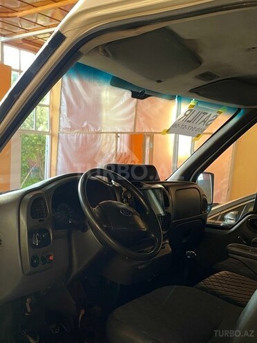 Ford Transit-9
