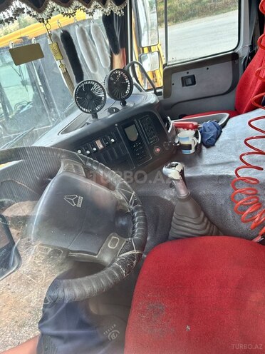 HOWO Sinotruk 2011, 300,000 km - 9.5 l - Qazax