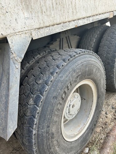 HOWO Sinotruk 2011, 300,000 km - 9.5 l - Qazax