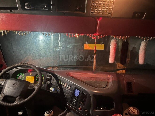 HOWO Sinotruk 2011, 300,000 km - 9.5 l - Qazax
