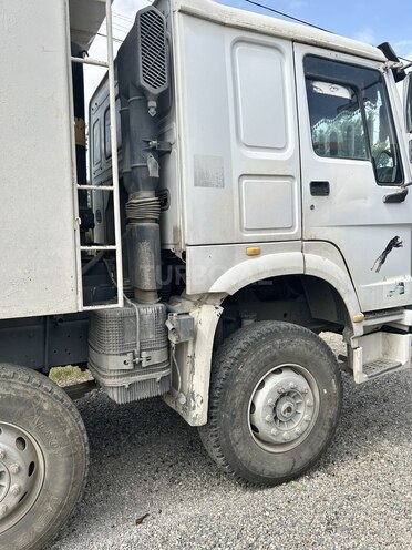 HOWO Sinotruk 2011, 300,000 km - 9.5 l - Qazax