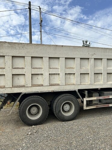 HOWO Sinotruk 2011, 300,000 km - 9.5 l - Qazax