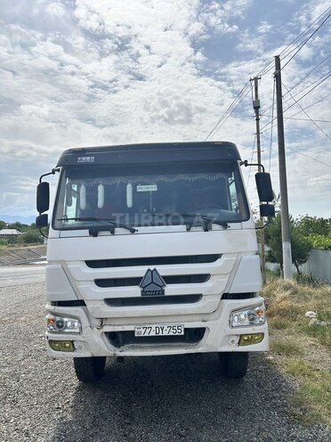 HOWO Sinotruk 2011, 300,000 km - 9.5 l - Qazax