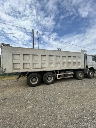 HOWO Sinotruk 2011, 300,000 km - 9.5 l - Qazax