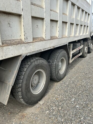 HOWO Sinotruk 2011, 300,000 km - 9.5 l - Qazax