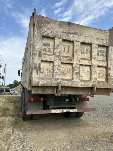 HOWO Sinotruk 2011, 300,000 km - 9.5 l - Qazax