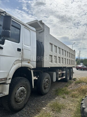HOWO Sinotruk 2011, 300,000 km - 9.5 l - Qazax
