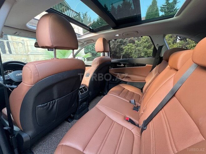 Kia Sorento-13