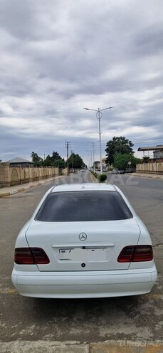 Mercedes E 220 d 2001, 338,448 km - 2.2 l - Masallı