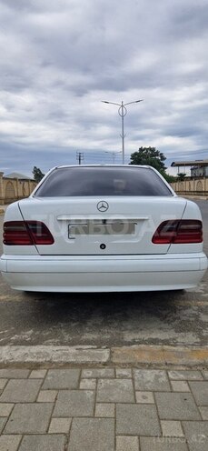 Mercedes E 220 d 2001, 338,448 km - 2.2 l - Masallı