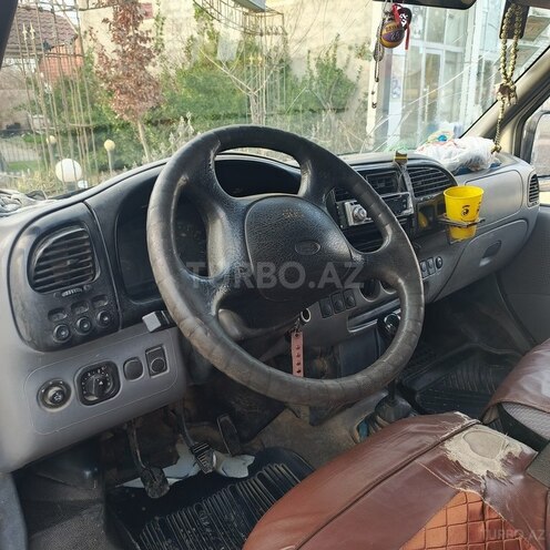 Ford Transit-8