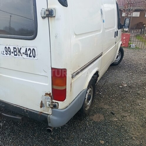 Ford Transit-5