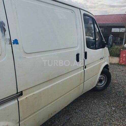 Ford Transit-14