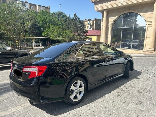 Toyota Camry-6