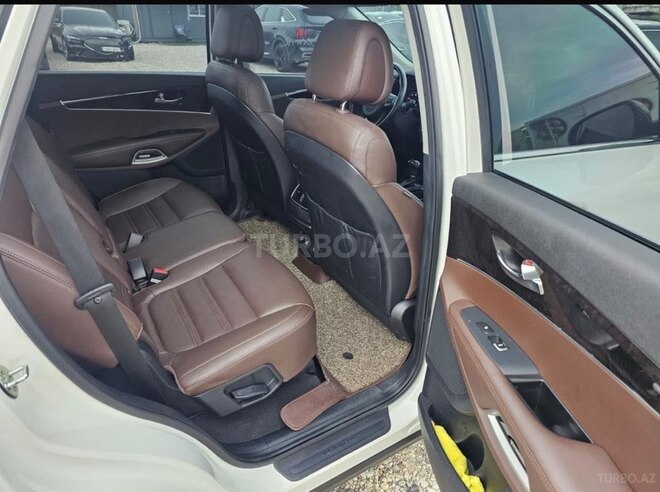 Kia Sorento-9