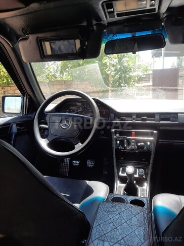 Mercedes E 220 d 1992, 500,000 km - 2.2 l - Beyləqan