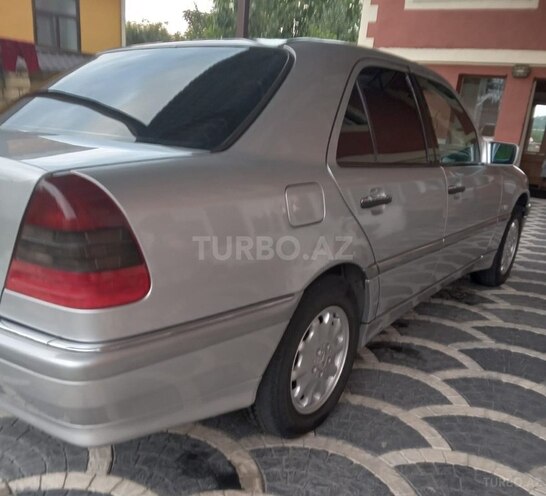 Mercedes C 180 1999, 318,199 km - 1.8 l - Qəbələ
