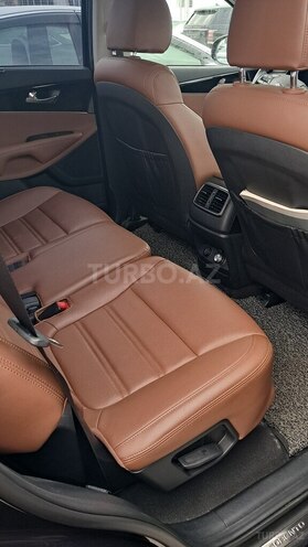 Kia Sorento-8