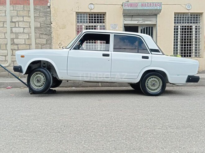 LADA (VAZ) 2107 2001, 75,000 km - 1.6 л - Yevlax