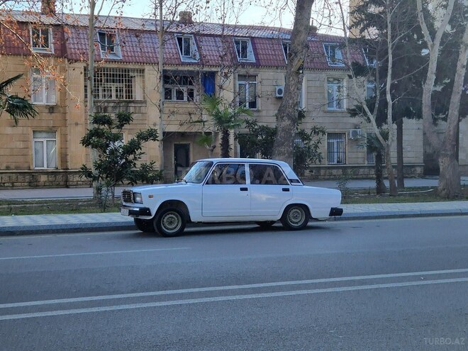 LADA (VAZ) 2107 2001, 75,000 km - 1.6 л - Yevlax