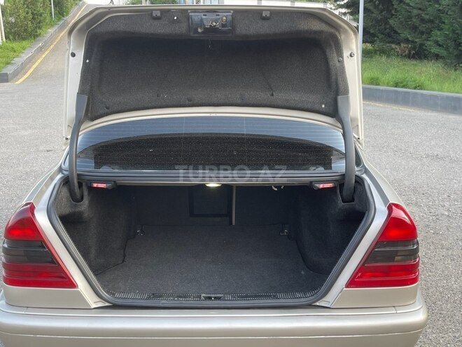 Mercedes C 180 1998, 413,000 km - 1.8 л - Quba