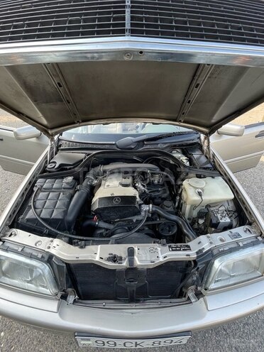 Mercedes C 180 1998, 413,000 km - 1.8 л - Quba