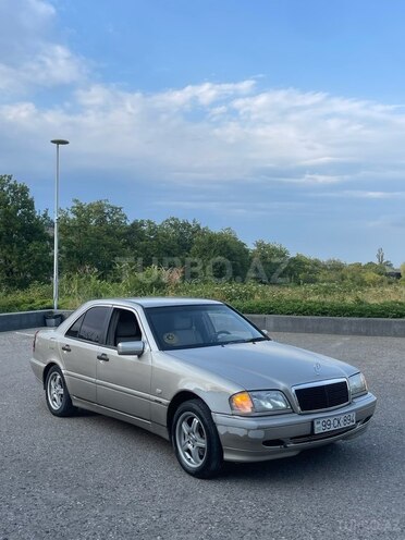Mercedes C 180 1998, 413,000 km - 1.8 л - Quba