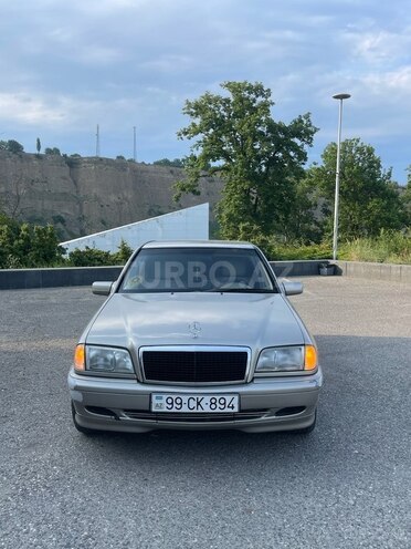 Mercedes C 180 1998, 413,000 km - 1.8 л - Quba