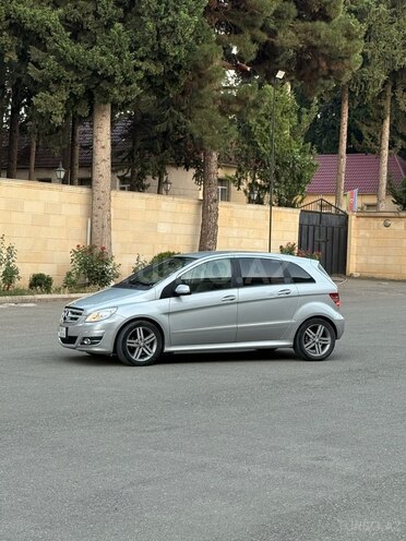 Mercedes B 180 2010, 87,000 km - 1.8 л - Tovuz
