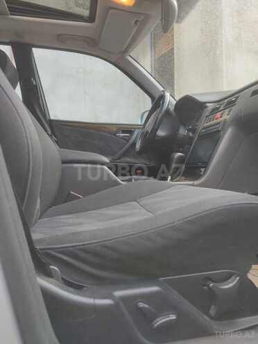 Mercedes E 240 2000, 306,000 km - 2.6 l - Bakı