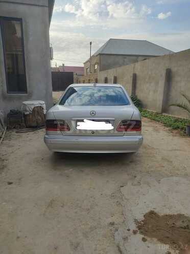 Mercedes E 240 2000, 306,000 km - 2.6 l - Bakı