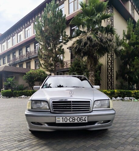 Mercedes C 200 1999, 301,000 km - 2.0 л - Masallı