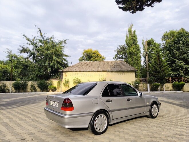 Mercedes C 200 1999, 301,000 km - 2.0 л - Masallı
