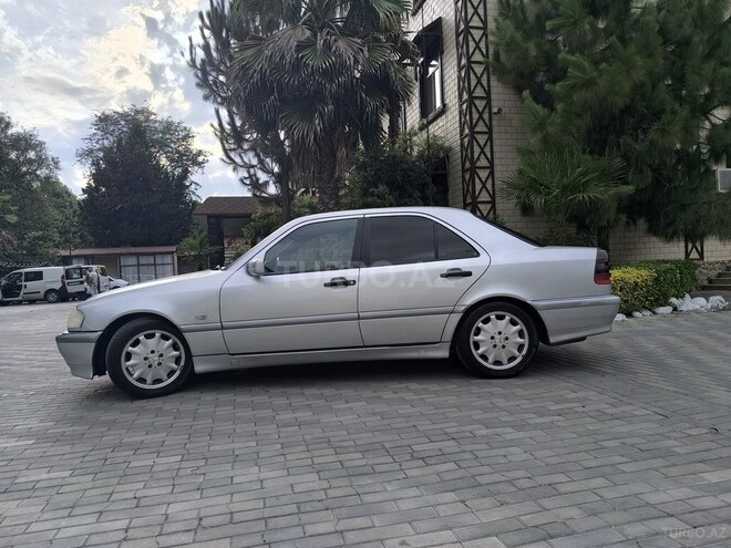 Mercedes C 200 1999, 301,000 km - 2.0 л - Masallı