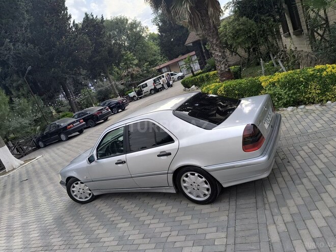 Mercedes C 200 1999, 301,000 km - 2.0 л - Masallı