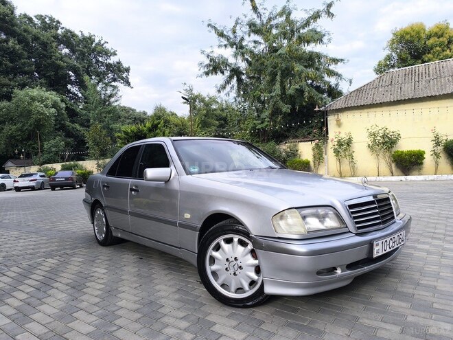 Mercedes C 200 1999, 301,000 km - 2.0 л - Masallı