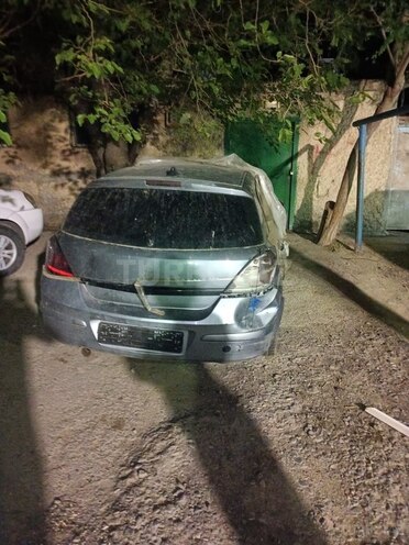 Opel Astra 2006, 111,000 km - 1.4 l - Bakı