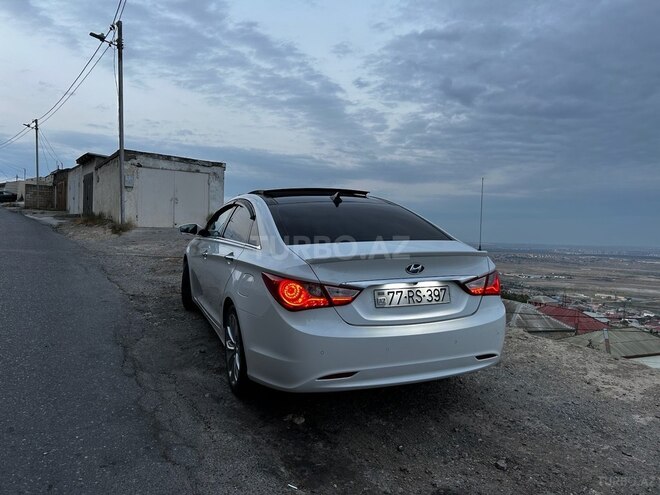 Hyundai Sonata-9