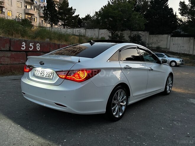 Hyundai Sonata-11