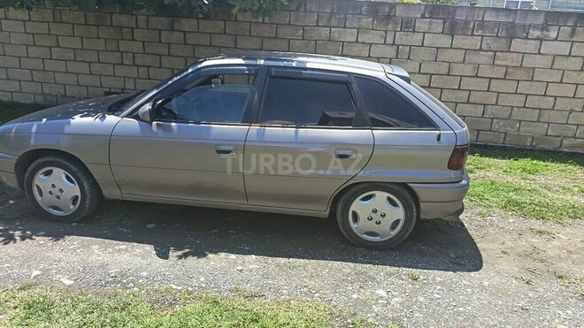 Opel Astra 1995, 362,500 km - 2.0 l - Zaqatala