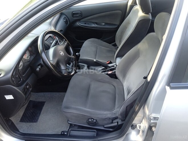 Nissan Sunny-5