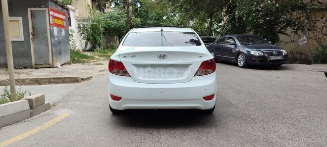 Hyundai Accent 2013, 455,000 km - 1.6 l - Şirvan