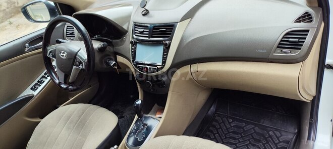 Hyundai Accent 2013, 455,000 km - 1.6 l - Şirvan