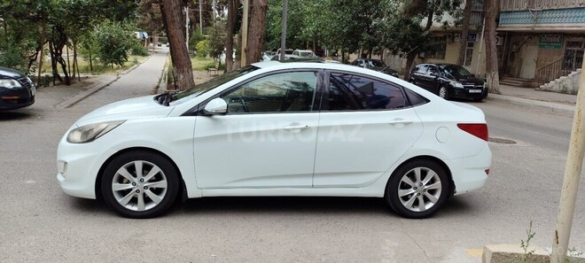 Hyundai Accent 2013, 455,000 km - 1.6 l - Şirvan