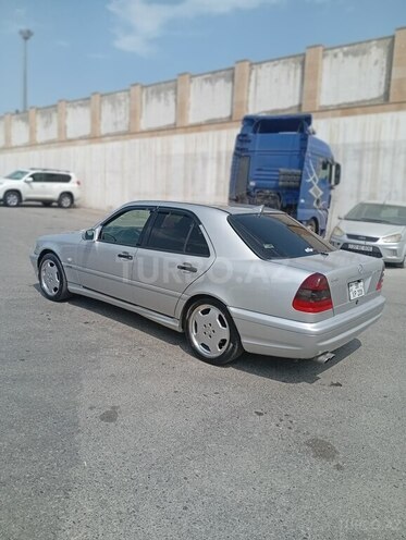 Mercedes C 240-12