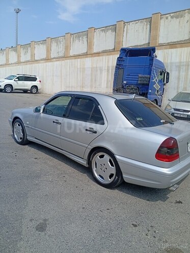 Mercedes C 240-10