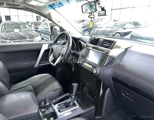 Toyota Land Cruiser Prado-10