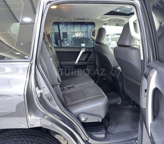 Toyota Land Cruiser Prado-13